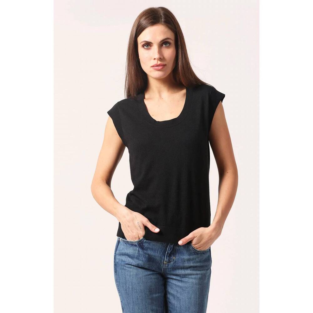 NEW MINNIE ROSE supima scoop neck cap sleeve top in black